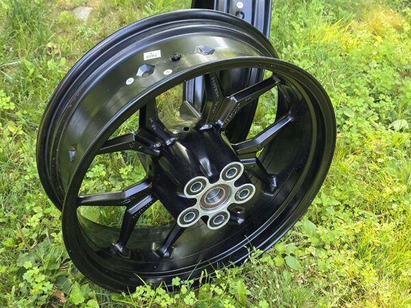Energicia Cast Aluminum Wheels - Image 3